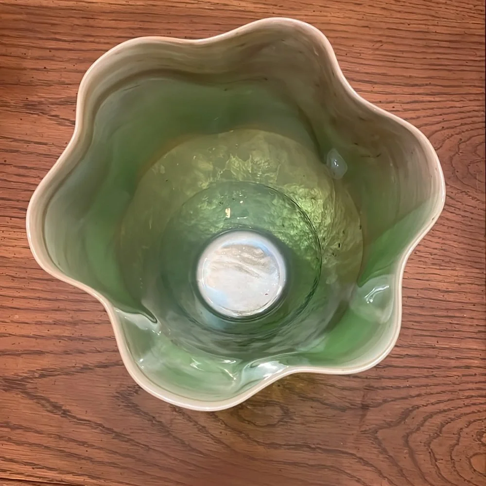 Murano‎ ribbon glass vase